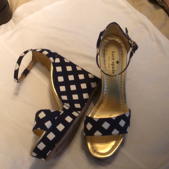 Lots of unlisted shoes - Picture 5 of 16